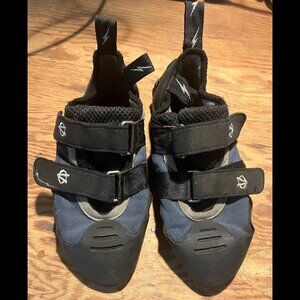 Evolv KA-1 Technical Climbing shoes EU 40 USM 7.5 hook-loop closure